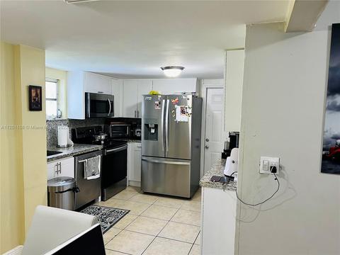 458 SE 3rd St, Hialeah, FL 33010 photo 9