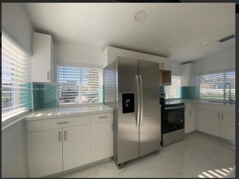 677 SE 9th Pl, Hialeah, FL 33010 photo 19