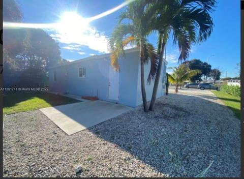 677 SE 9th Pl, Hialeah, FL 33010 photo 7