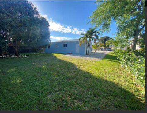 677 SE 9th Pl, Hialeah, FL 33010 photo 10