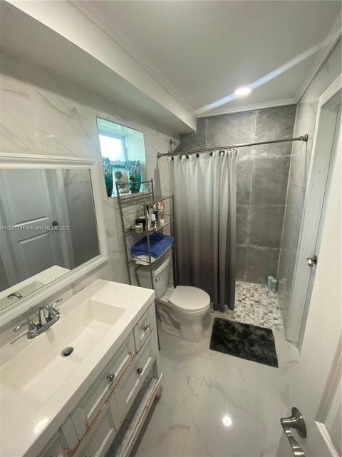 677 SE 9th Pl, Hialeah, FL 33010 photo 29