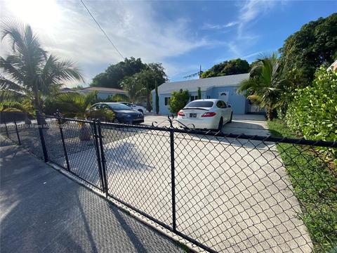 677 SE 9th Pl, Hialeah, FL 33010 photo 11