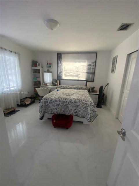 677 SE 9th Pl, Hialeah, FL 33010 photo 22