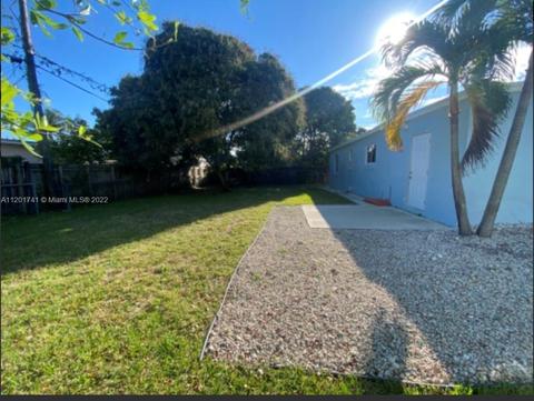 677 SE 9th Pl, Hialeah, FL 33010 photo 8