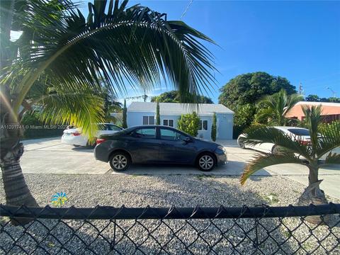 677 SE 9th Pl, Hialeah, FL 33010 photo 5