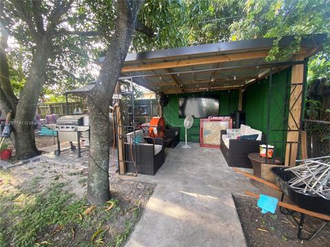 677 SE 9th Pl, Hialeah, FL 33010 photo 33