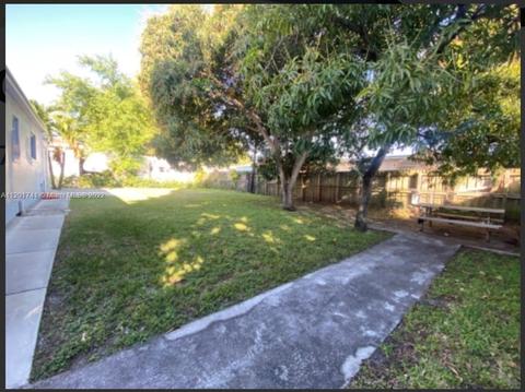 677 SE 9th Pl, Hialeah, FL 33010 photo 35