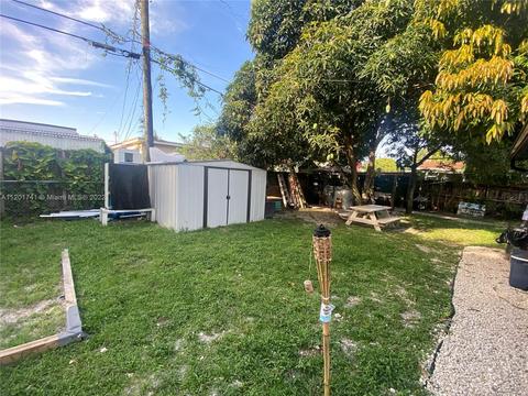 677 SE 9th Pl, Hialeah, FL 33010 photo 36
