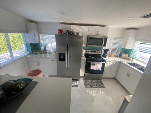 677 SE 9th Pl, Hialeah, FL 33010 photo 17