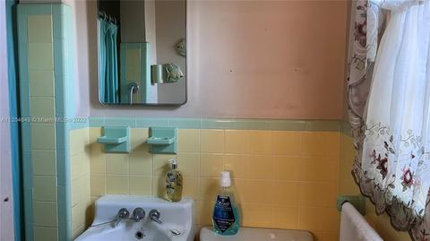 428 E 37th St, Hialeah, FL 33013 photo 27