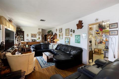 170 W 58th St, Hialeah, FL 33012 photo 4