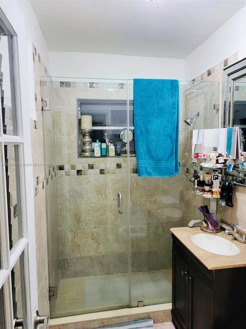 450 E 55th St, Hialeah, FL 33013 photo 6