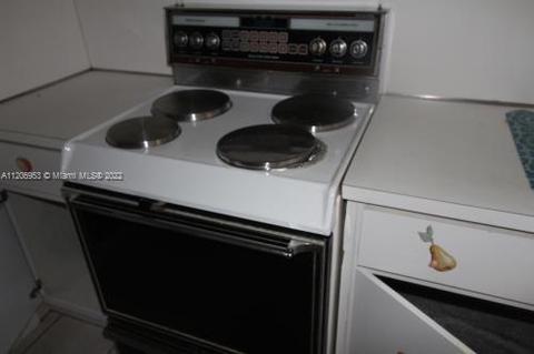795 E 27th St, Hialeah, FL 33013 photo 3