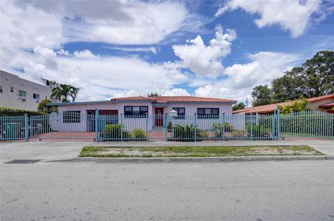 759 SE 11th Pl, Hialeah, FL 33010 photo 1