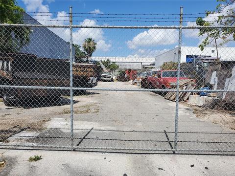2460 W 3rd Ct, Hialeah, FL 33010 photo 1