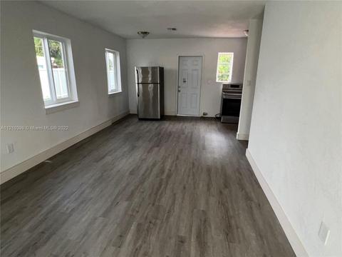 841 E 32nd St, Hialeah, FL 33013 photo 2
