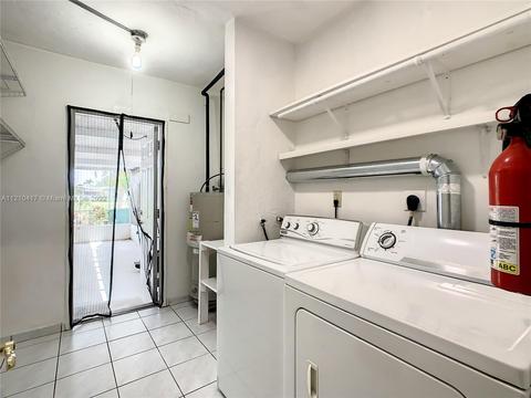 1727 W 68th St, Hialeah, FL 33014 photo 18