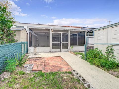 1727 W 68th St, Hialeah, FL 33014 photo 16