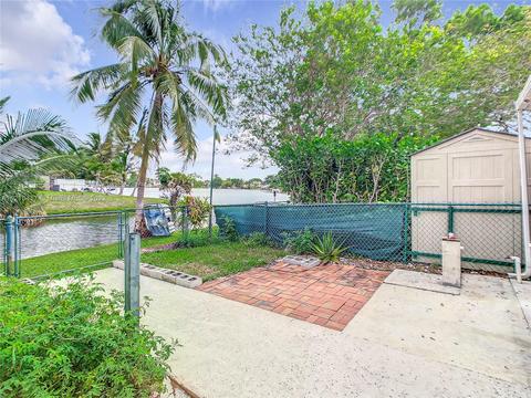 1727 W 68th St, Hialeah, FL 33014 photo 15