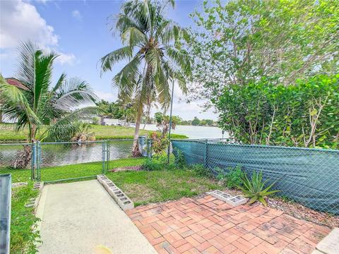 1727 W 68th St, Hialeah, FL 33014 photo 12