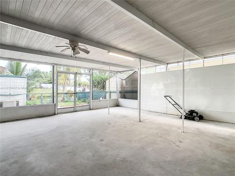 1727 W 68th St, Hialeah, FL 33014 photo 11