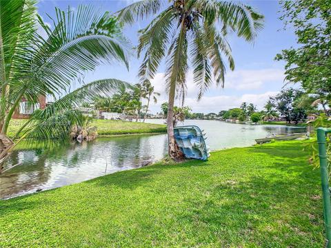 1727 W 68th St, Hialeah, FL 33014 photo 13