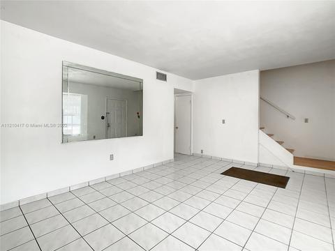 1727 W 68th St, Hialeah, FL 33014 photo 4