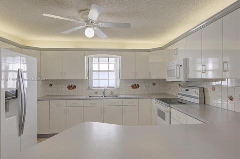 4811 E 9th Ln, Hialeah, FL 33013 photo 12