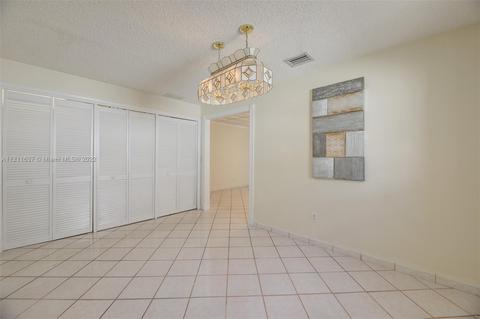 4811 E 9th Ln, Hialeah, FL 33013 photo 10