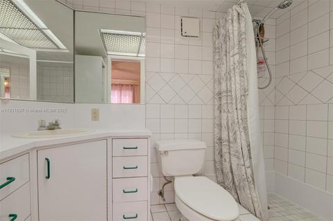 4811 E 9th Ln, Hialeah, FL 33013 photo 21