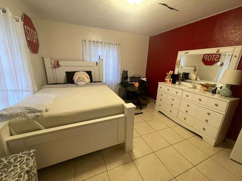 1121 E 7th Ct, Hialeah, FL 33010 photo 7