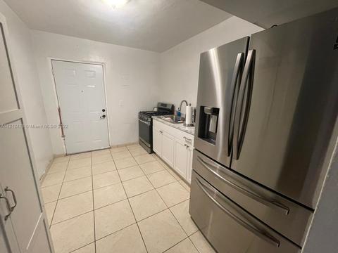 1121 E 7th Ct, Hialeah, FL 33010 photo 6
