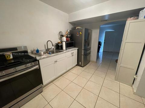 1121 E 7th Ct, Hialeah, FL 33010 photo 5