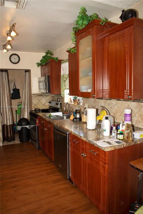 6495 W 3rd Ave, Hialeah, FL 33012 photo 9
