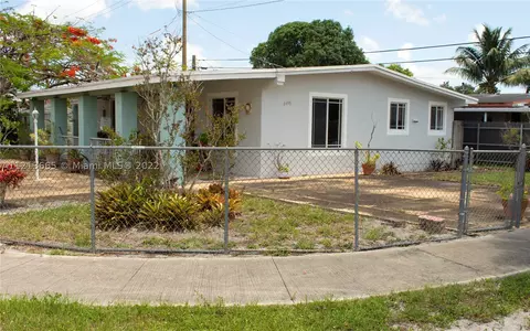 6495 W 3rd Ave, Hialeah, FL 33012 photo 1