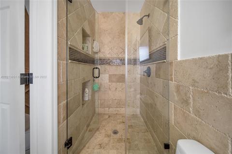 5881 W 3rd Ave, Hialeah, FL 33012 photo 14
