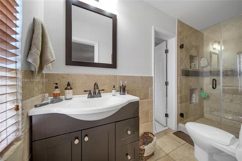 5881 W 3rd Ave, Hialeah, FL 33012 photo 13