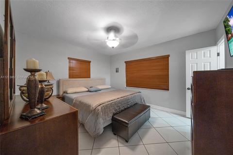 5881 W 3rd Ave, Hialeah, FL 33012 photo 12
