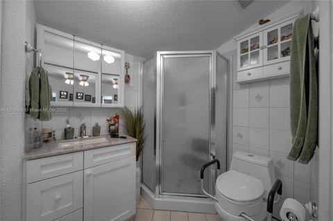 5881 W 3rd Ave, Hialeah, FL 33012 photo 21