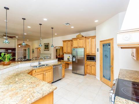 239 Pinecrest Dr, Miami Springs, FL 33166 photo 23