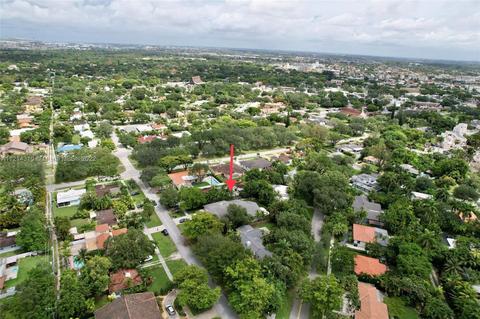239 Pinecrest Dr, Miami Springs, FL 33166 photo 4