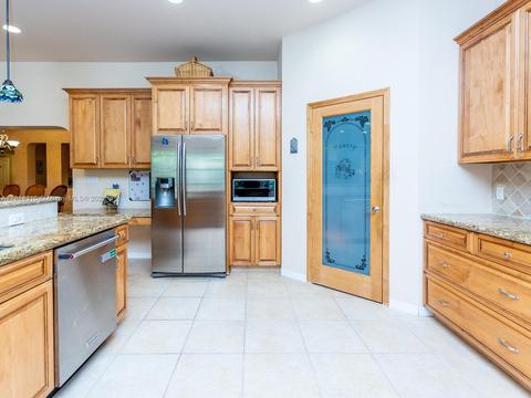 239 Pinecrest Dr, Miami Springs, FL 33166 photo 22