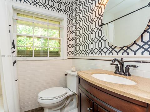 239 Pinecrest Dr, Miami Springs, FL 33166 photo 38