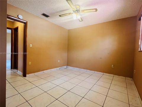 624 E 29th St, Hialeah, FL 33013 photo 4