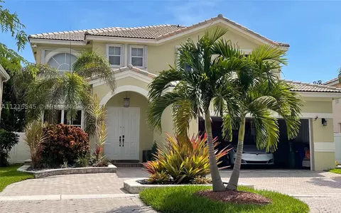 2742 SW 127th Ave, Miramar, FL 33027 photo 1