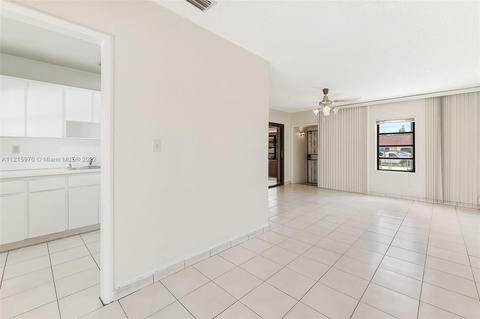 851 SE 3rd Pl, Hialeah, FL 33010 photo 9