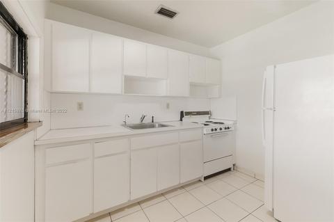 851 SE 3rd Pl, Hialeah, FL 33010 photo 10