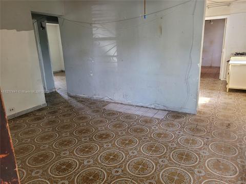 494 E 44th St, Hialeah, FL 33013 photo 4