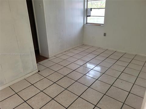 494 E 44th St, Hialeah, FL 33013 photo 12