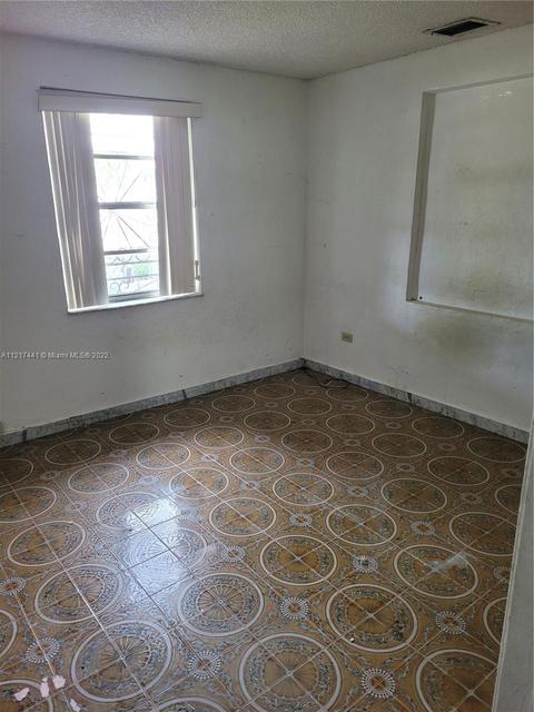 494 E 44th St, Hialeah, FL 33013 photo 8